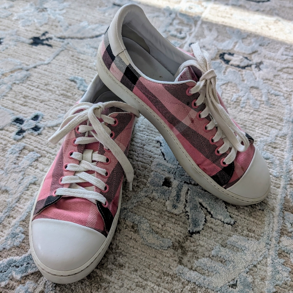 Gorgeous Authentic Burberry Tennis Shoes